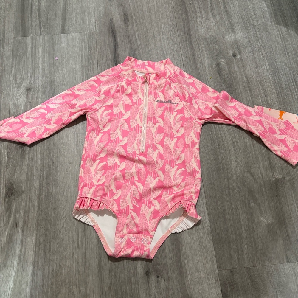 NWOT Eddie Bauer Pink and White Bucket Hat and matching swimsuit.
